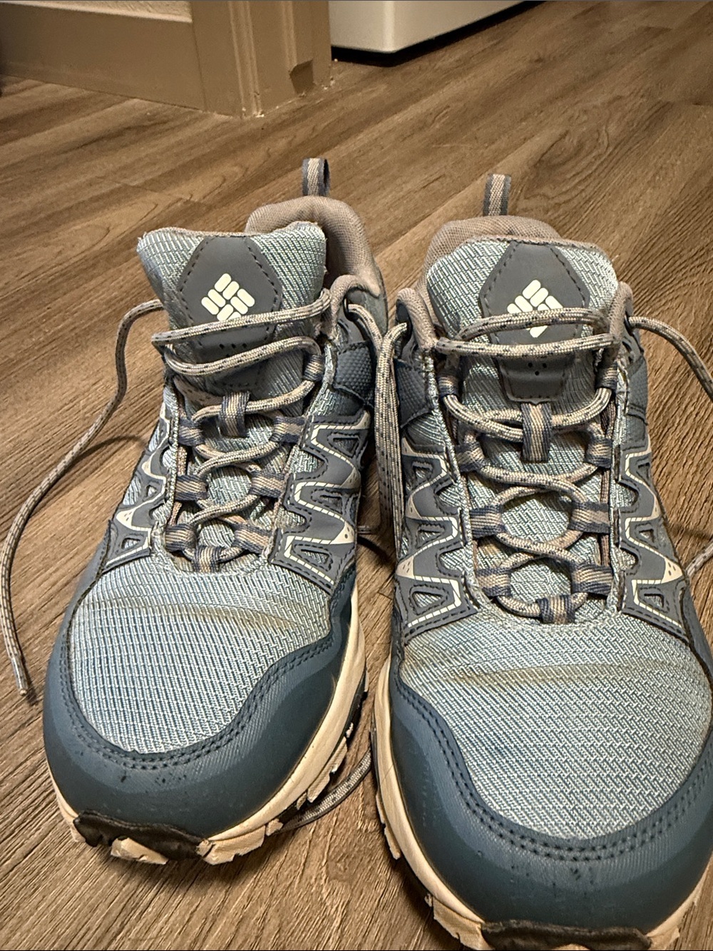 Columbia Two-Tone Blue Trail Sneakers
